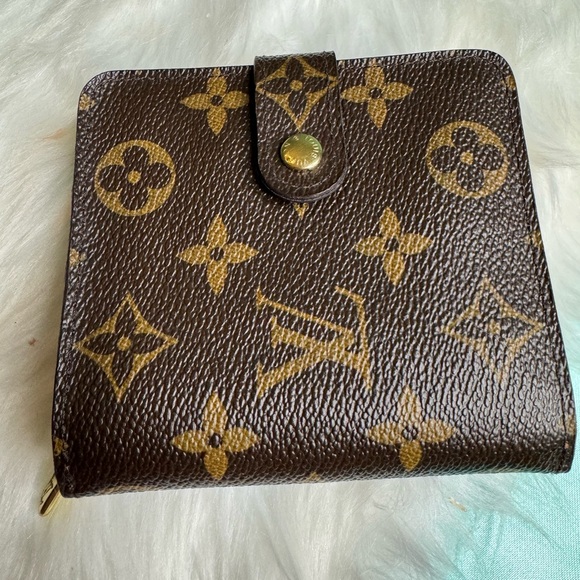Louis Vuitton Handbags - Louis Vuitton Monogram Compact Wallet